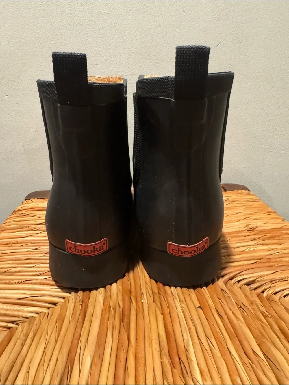 chooka Black Short Waterproof Rain Boots with Faux-Fur Lining size 8